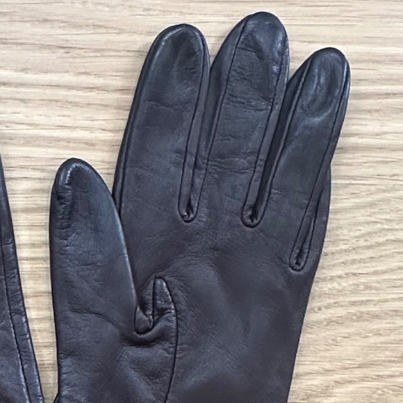 Purple Leather Gloves w/ Accordian Patterned Wrist Placket & Buttons - Size 7-8 - Picture 8 of 12